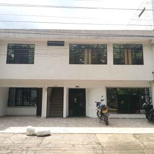 CASA CON APARTAESTUDIOS EN SANTA ANITA