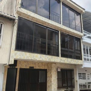 EDIFICIO EN LAS GRANJAS