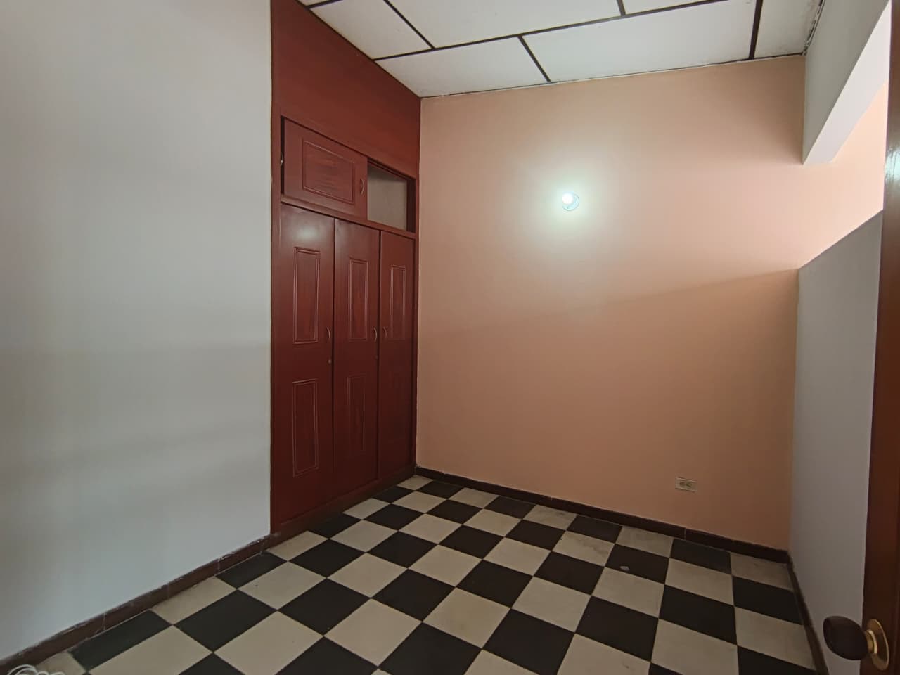 EDIFICIO EN LAS GRANJAS - Imagen 13