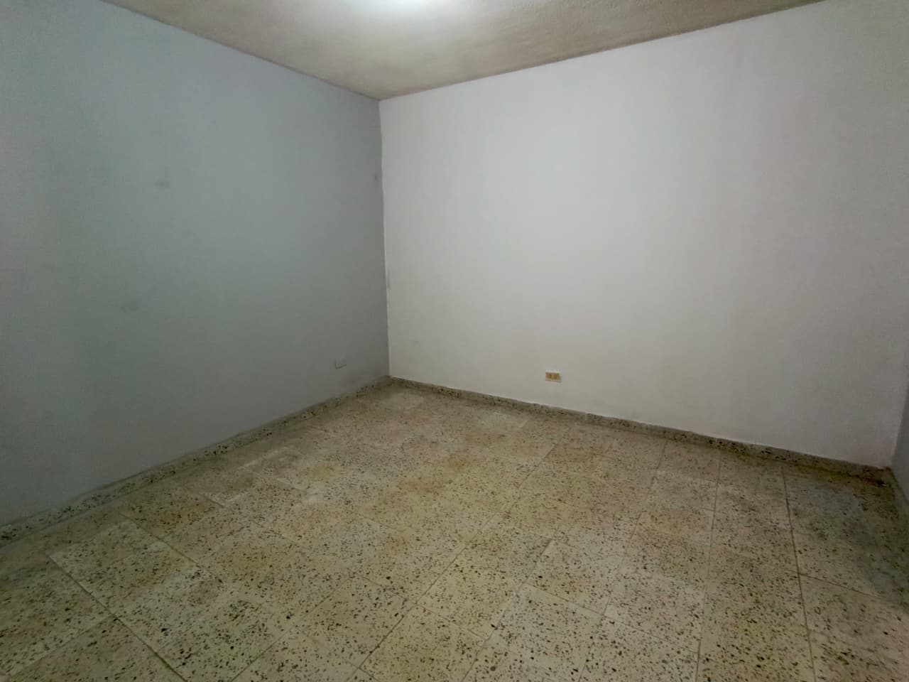 EDIFICIO EN LAS GRANJAS - Imagen 6
