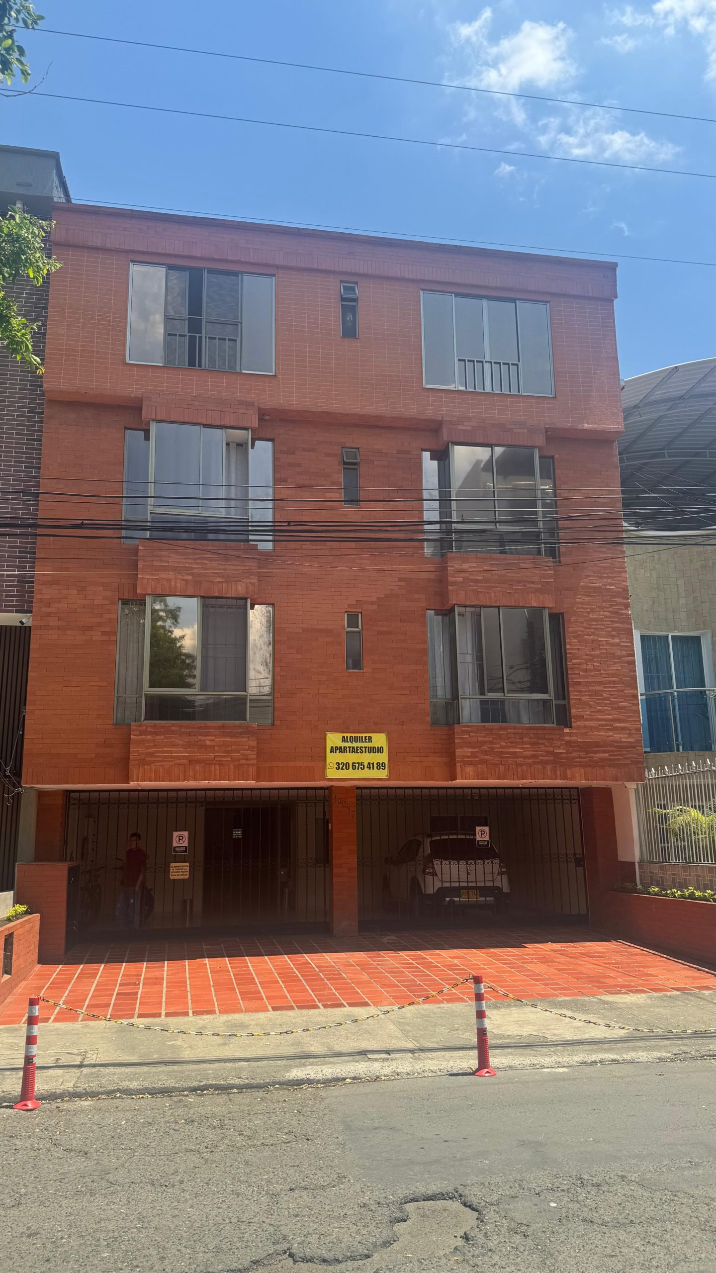 EDIFICIO EN RÍO LILI